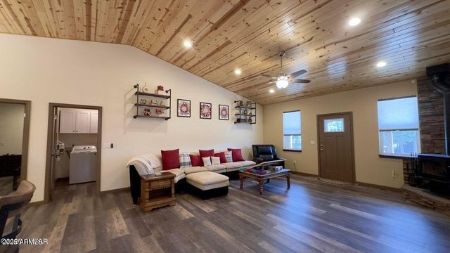 720 S REYNOLDS Lane, Show Low, AZ 85901