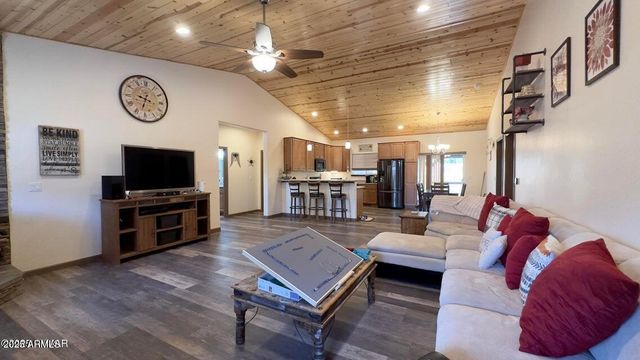 720 S REYNOLDS Lane, Show Low, AZ 85901