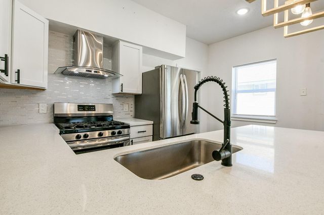 2119 Carter Street, Houston, TX 77008