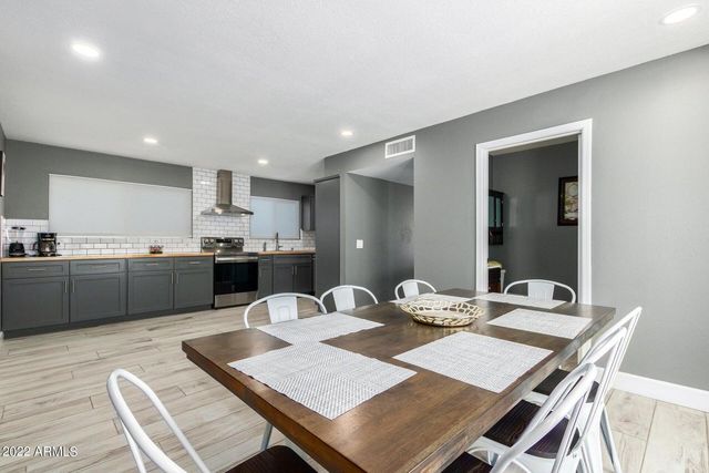 1502 E Topeka Drive, Phoenix, AZ 85024