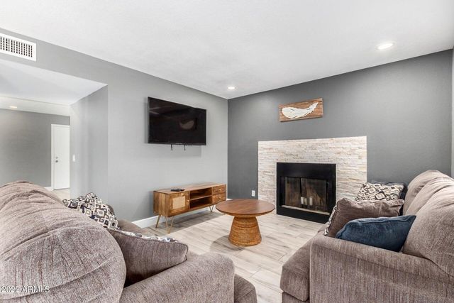 1502 E Topeka Drive, Phoenix, AZ 85024