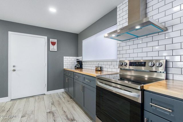 1502 E Topeka Drive, Phoenix, AZ 85024