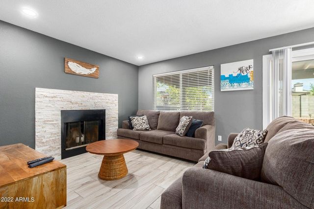 1502 E Topeka Drive, Phoenix, AZ 85024