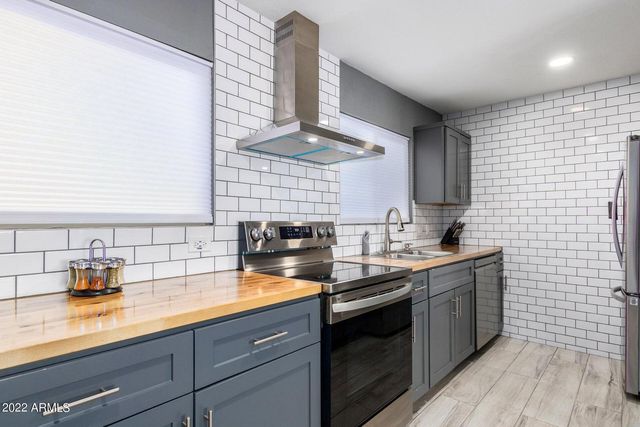 1502 E Topeka Drive, Phoenix, AZ 85024