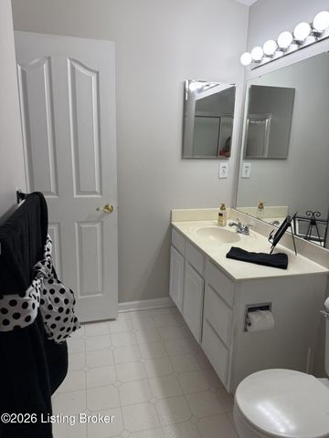 1202 Pickings Pl 202, Louisville, KY 40243