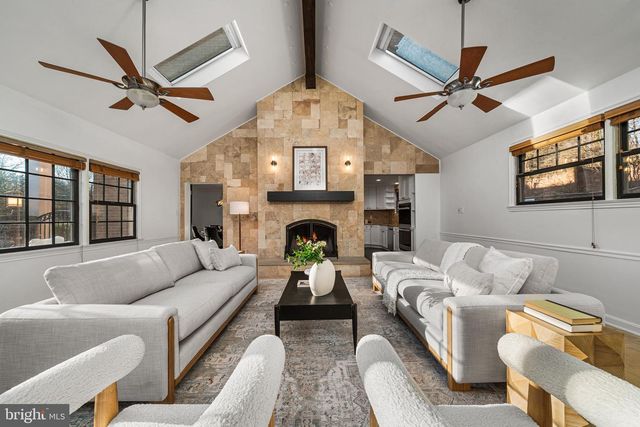 7305 FORT HUNT RD, Alexandria, VA 22307