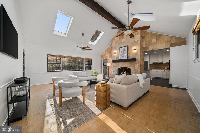 7305 FORT HUNT RD, Alexandria, VA 22307