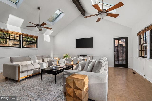 7305 FORT HUNT RD, Alexandria, VA 22307