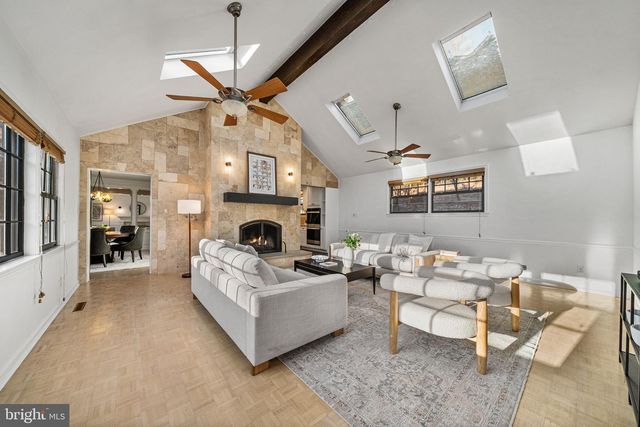 7305 FORT HUNT RD, Alexandria, VA 22307