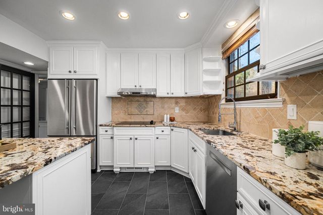 7305 FORT HUNT RD, Alexandria, VA 22307