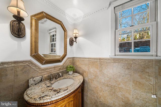 7305 FORT HUNT RD, Alexandria, VA 22307