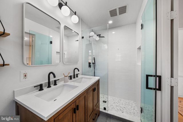 7305 FORT HUNT RD, Alexandria, VA 22307