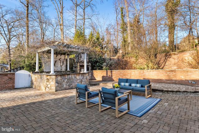 7305 FORT HUNT RD, Alexandria, VA 22307