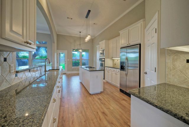 12012 Uplands Ridge DR, Bee Cave, TX 78738