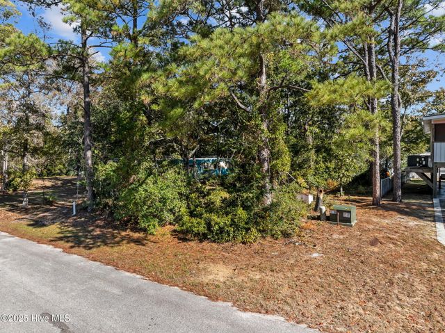 218 NE 72nd Street, Oak Island, NC 28465