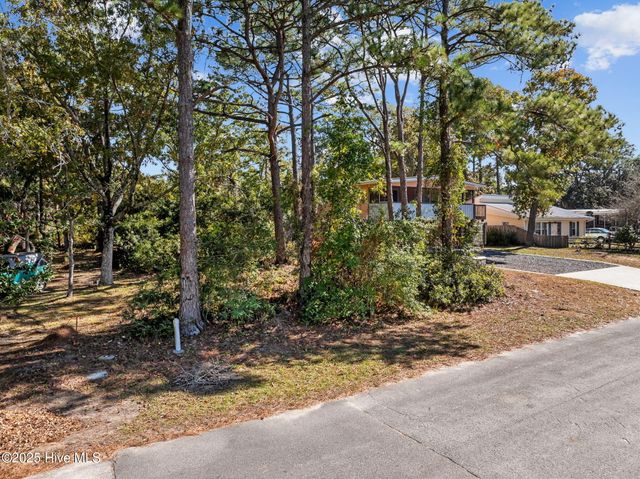 218 NE 72nd Street, Oak Island, NC 28465