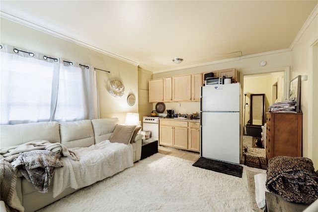 4725 Lake Ave, Rochester, NY 14612