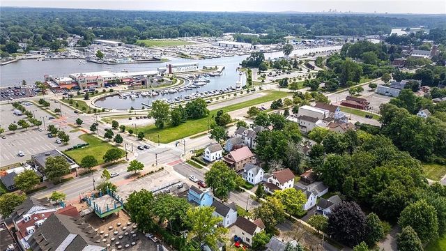 4725 Lake Ave, Rochester, NY 14612