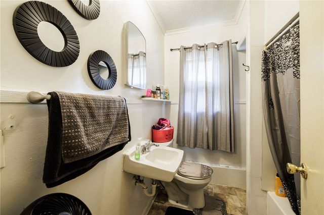 4725 Lake Ave, Rochester, NY 14612