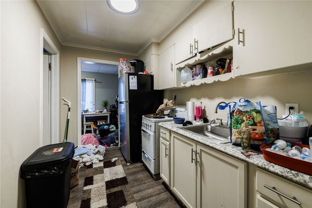 4725 Lake Ave, Rochester, NY 14612