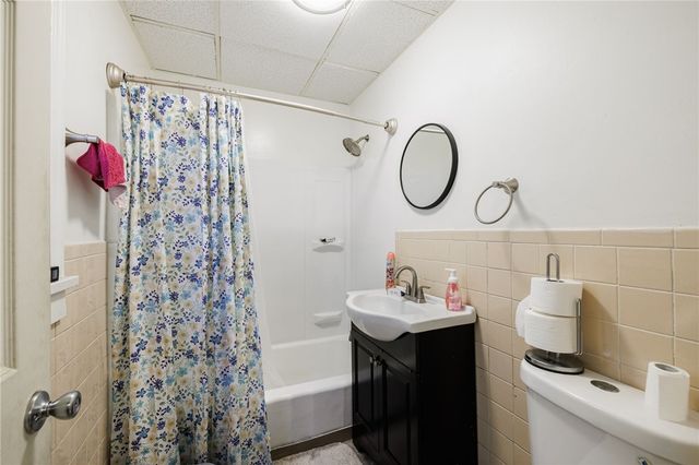 4725 Lake Ave, Rochester, NY 14612