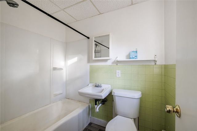 4725 Lake Ave, Rochester, NY 14612