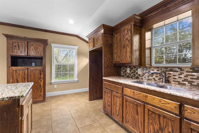 2854 Catherine Street, Dallas, TX 75211