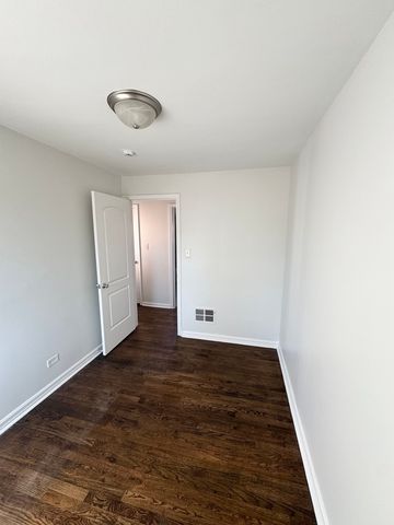 3338 W 83RD Place, Chicago, IL 60652