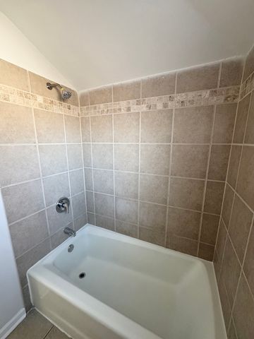 3338 W 83RD Place, Chicago, IL 60652