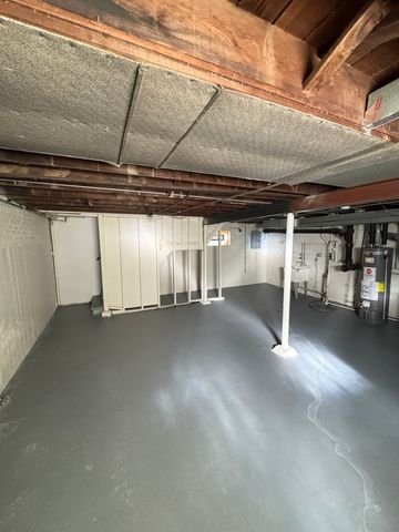 3338 W 83RD Place, Chicago, IL 60652