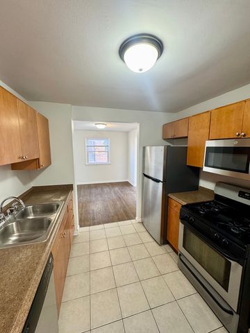 3338 W 83RD Place, Chicago, IL 60652