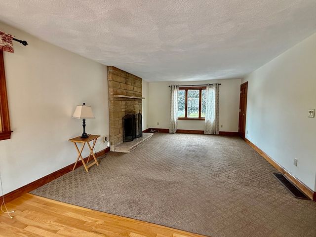 10 Sheridan St top, Billerica, MA 01821