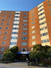 11850 Edgewater Drive 1003, Lakewood, OH 44107