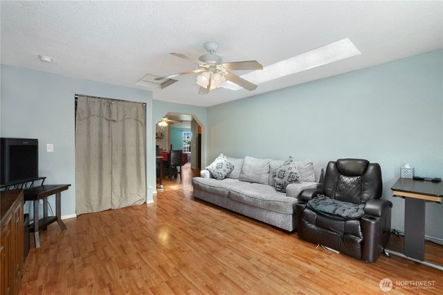 17937 Iris Place SW, Rochester, WA 98579