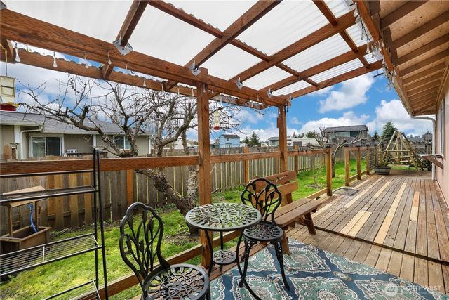 17937 Iris Place SW, Rochester, WA 98579