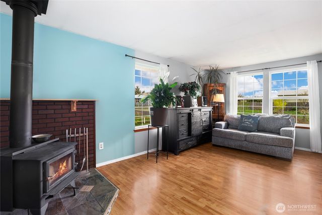 17937 Iris Place SW, Rochester, WA 98579