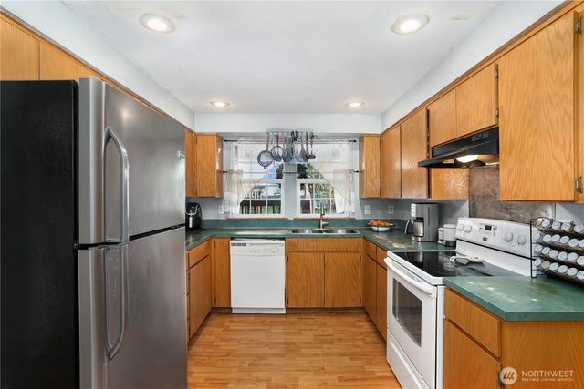 17937 Iris Place SW, Rochester, WA 98579