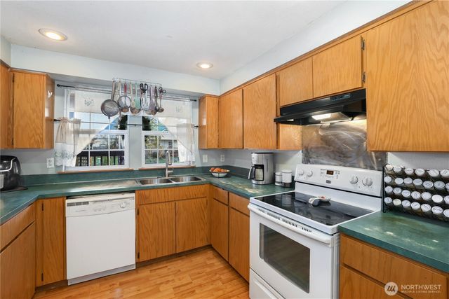 17937 Iris Place SW, Rochester, WA 98579