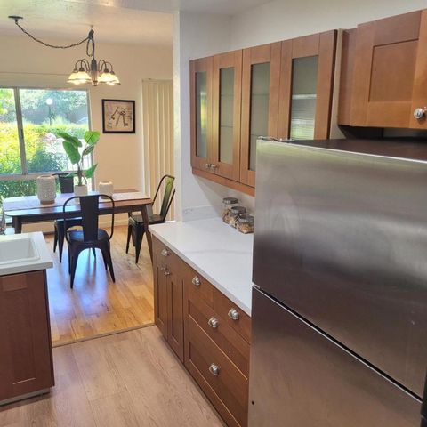 120 Saratoga Avenue 84, Santa Clara, CA 95051