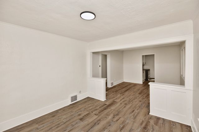 3301 Columbia Street, Des Moines, IA 50313
