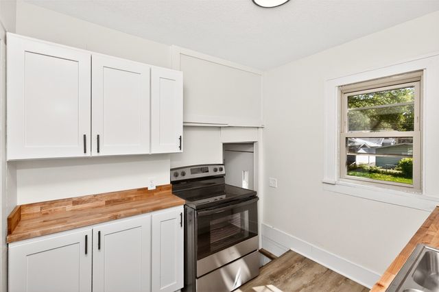 3301 Columbia Street, Des Moines, IA 50313