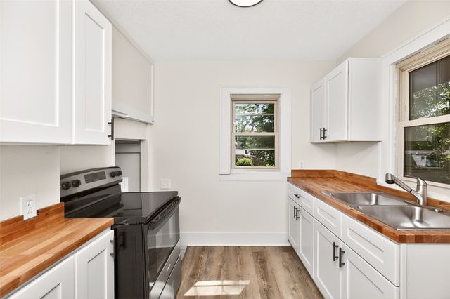 3301 Columbia Street, Des Moines, IA 50313