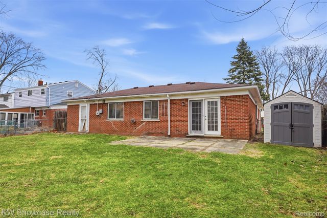 22943 Glenmoor Hts, Farmington Hills, MI 48336