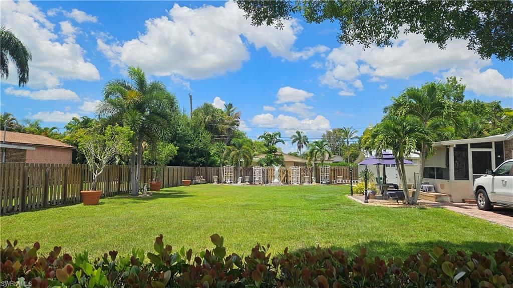 861 103rd AVE N, NAPLES, FL 34108 — photo 2