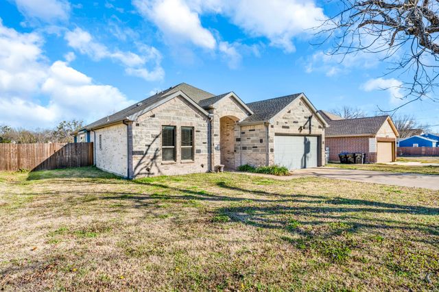 3820 Mcdougal Street, Greenville, TX 75401
