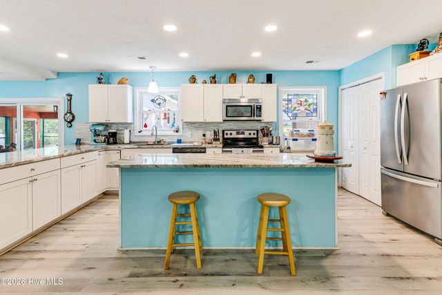 307 Yaupon Drive, Southport, NC 28461