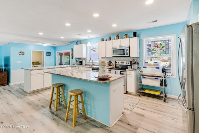 307 Yaupon Drive, Southport, NC 28461