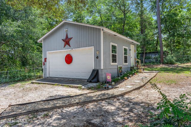 307 Yaupon Drive, Southport, NC 28461
