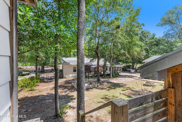 307 Yaupon Drive, Southport, NC 28461