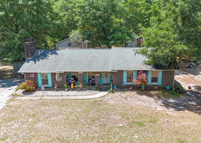 307 Yaupon Drive, Southport, NC 28461